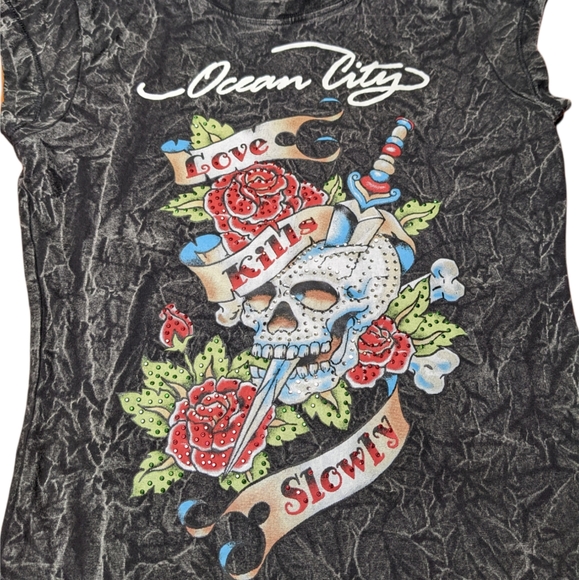 Free Spirit Tops - Love Kills Slowly Sparkle Skull Tattoo Style Ocean City Crinkle Print Skinny Tee